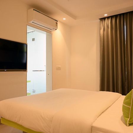 Hotel Le Roi Express Karol Bagh Delhi  Extérieur photo