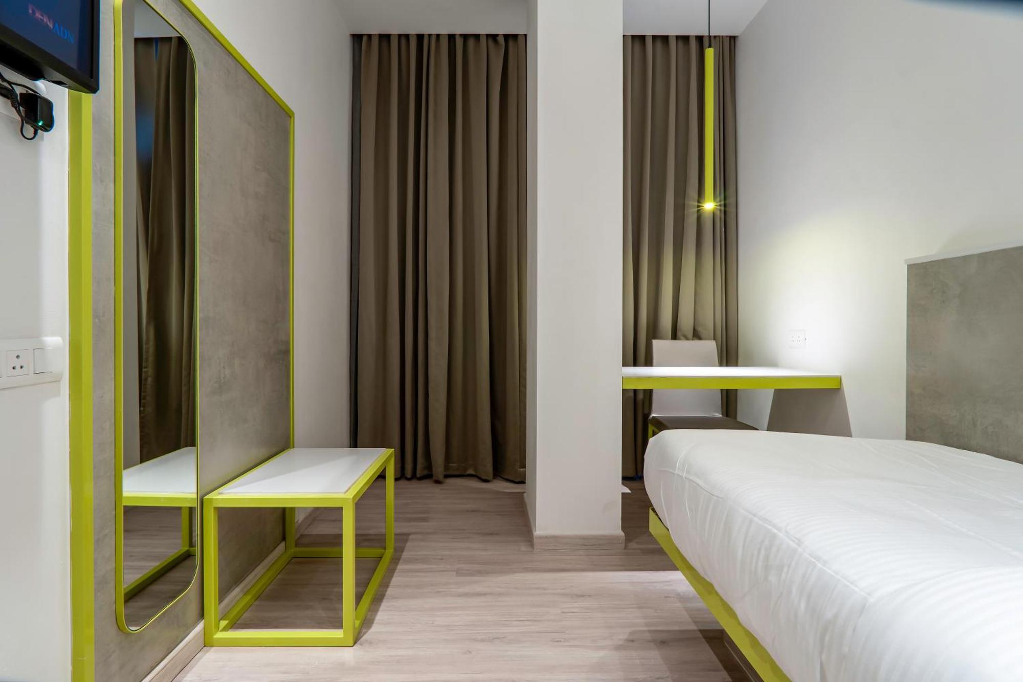 Hotel Le Roi Express Karol Bagh Delhi  Extérieur photo