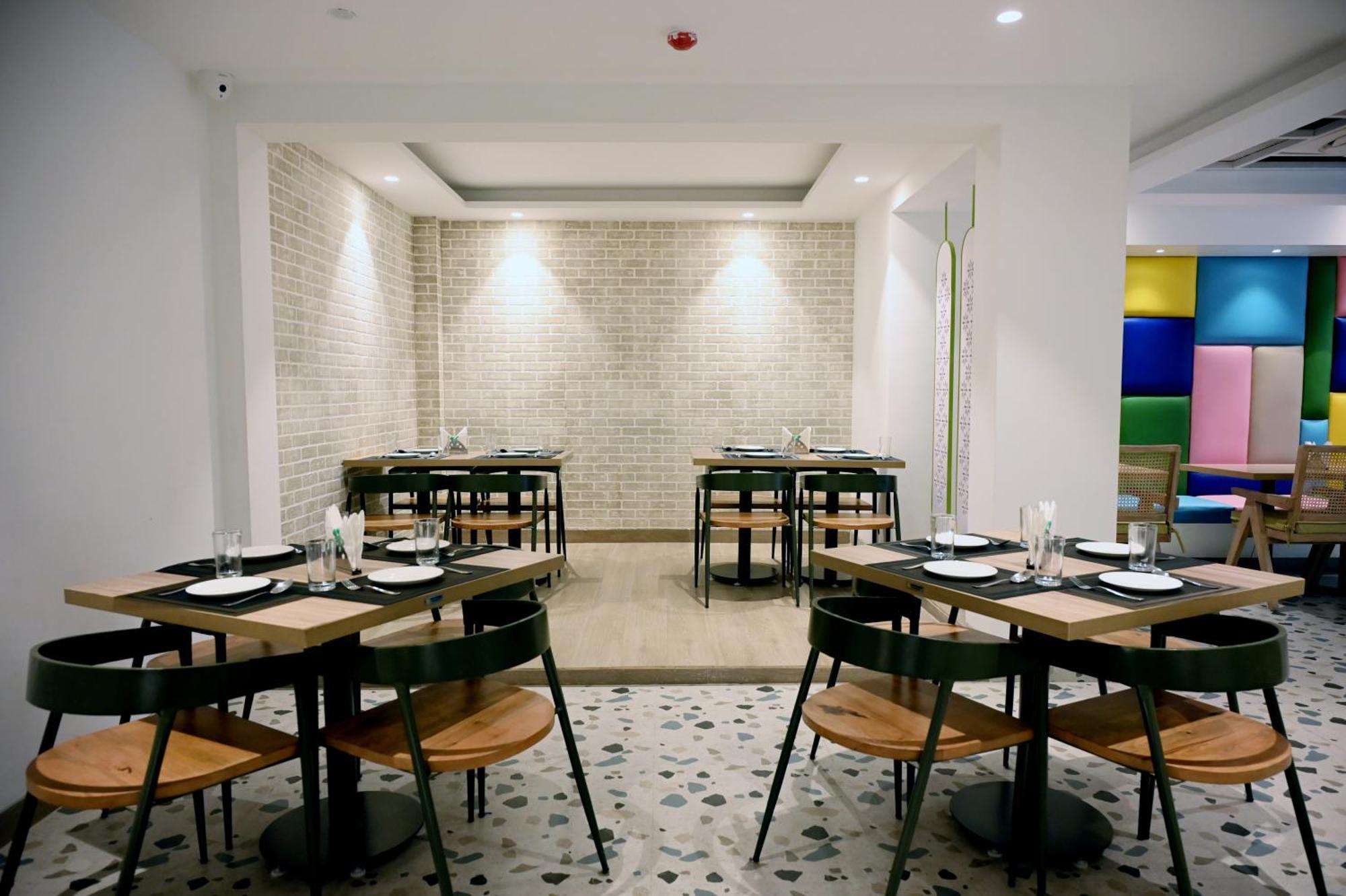Hotel Le Roi Express Karol Bagh Delhi  Extérieur photo